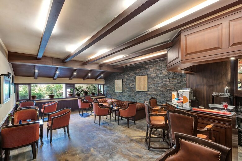 Hotel Club Mahindra Snowpeaks Resorts
