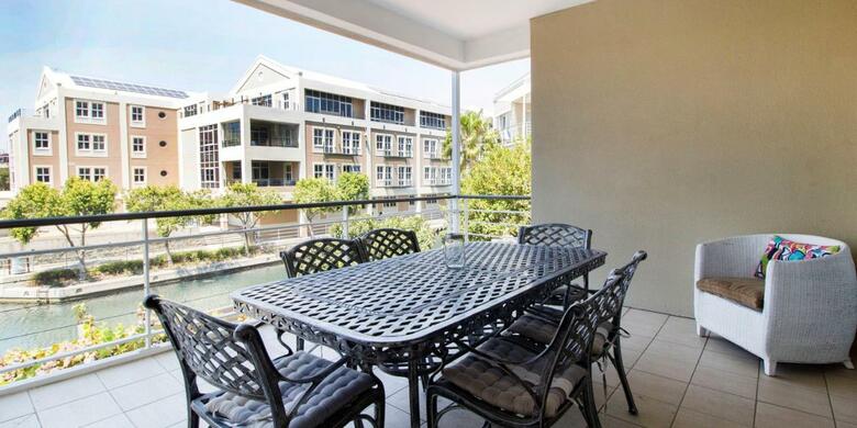Hotel Waterfront Village