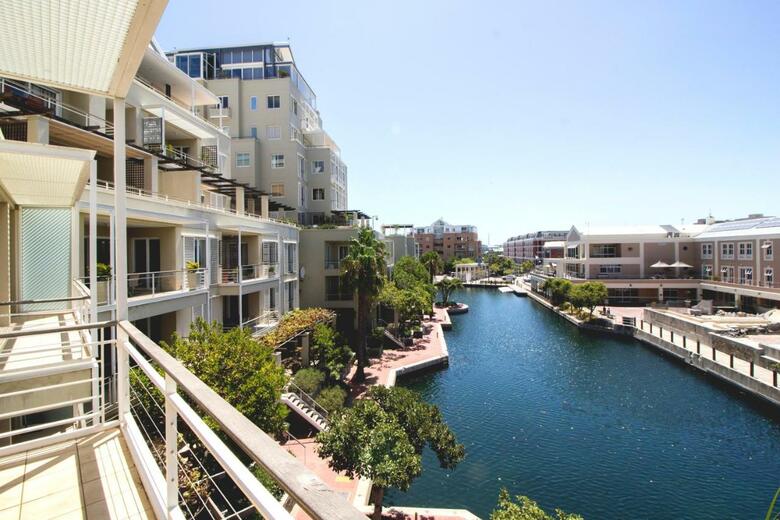 Hotel Waterfront Village