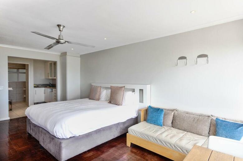 Hotel Mouille Point Village