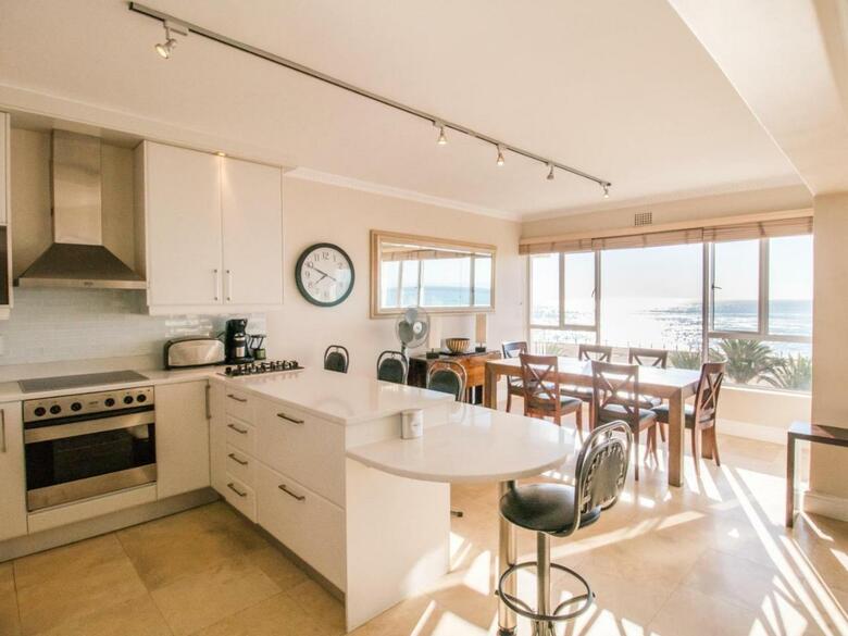 Hotel Mouille Point Village