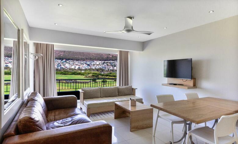 Hotel Mouille Point Village