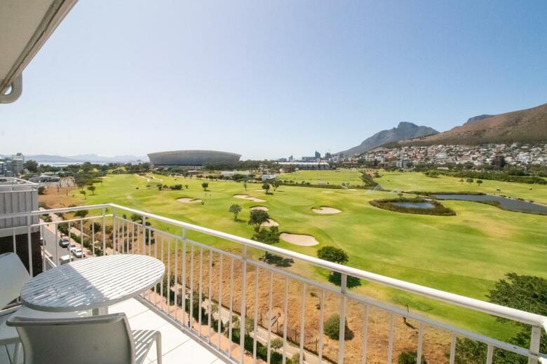 Hotel Mouille Point Village