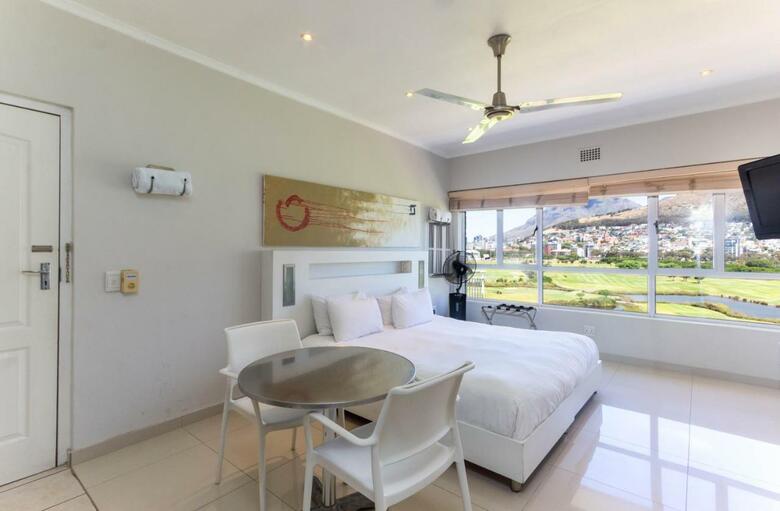 Hotel Mouille Point Village