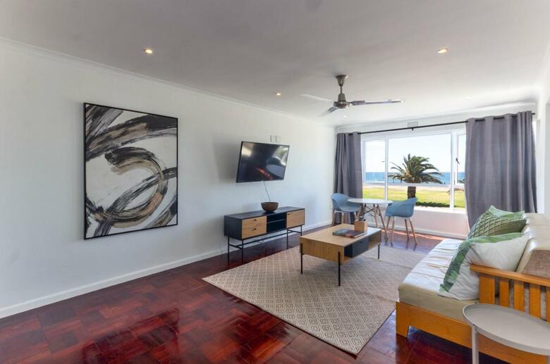 Hotel Mouille Point Village