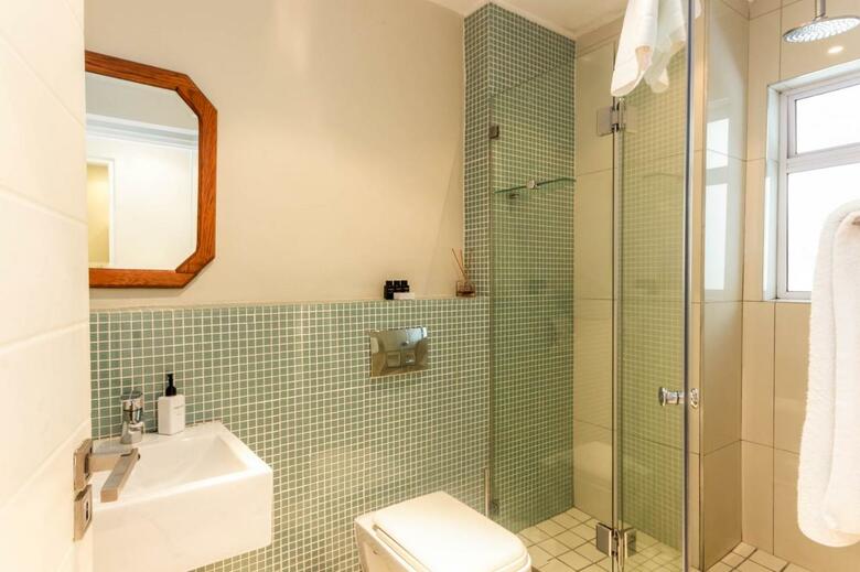 Hotel Mouille Point Village