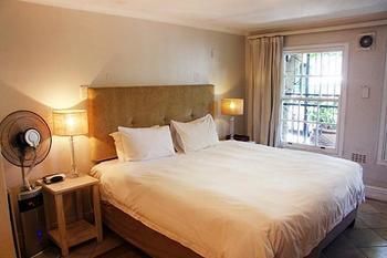 Hotel De Waterkant House