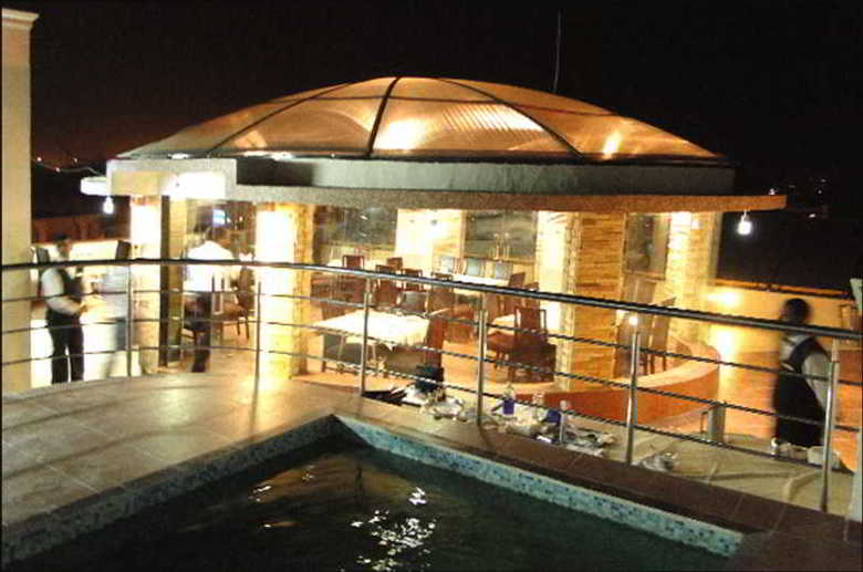 Hotel Crystal Inn