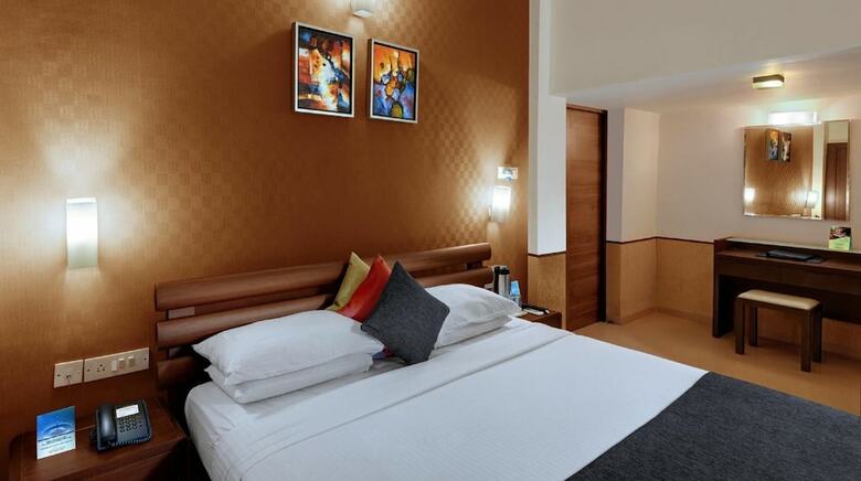 Sandalwood Hotel & Retreat
