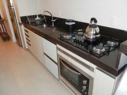 Apartamento 1 Suite + 2 Demi-su�tes Com Banheira Na Varanda