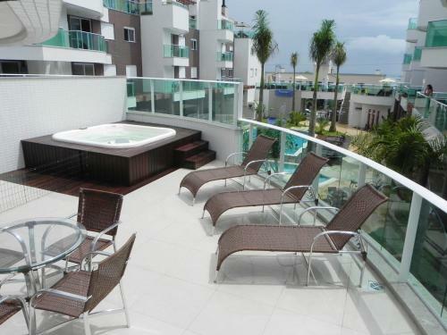 Apartamento 1 Suite + 2 Demi-su�tes Com Banheira Na Varanda