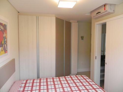 Apartamento 1 Suite + 2 Demi-su�tes Com Banheira Na Varanda