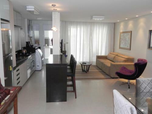 Apartamento 1 Suite + 2 Demi-su�tes Com Banheira Na Varanda