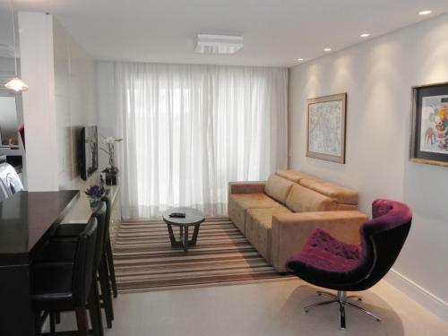 Apartamento 1 Suite + 2 Demi-su�tes Com Banheira Na Varanda