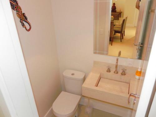 Apartamento 1 Suite + 2 Demi-su�tes Com Banheira Na Varanda