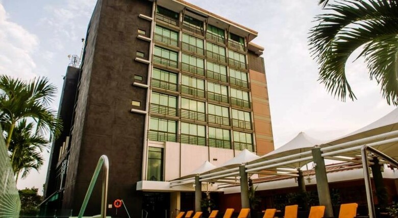 Radisson Summit Hotel & Golf