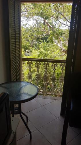 Apartamento Flat Ferradura, Pr�ximo A Rua Das Pedras!