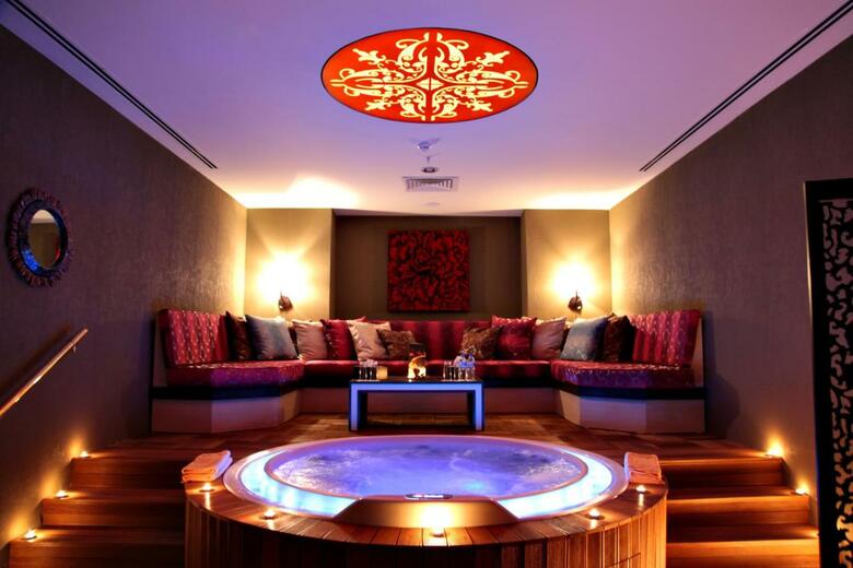 Hotel Cratos Premium