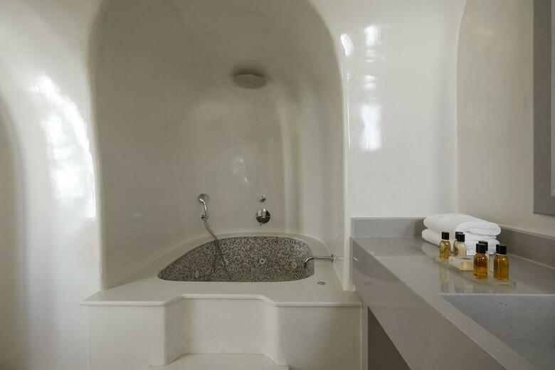 Hotel Petit Palace
