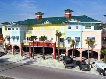 Hotel Lighthouse Resort Inn & Suites