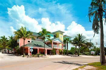 Hotel Lighthouse Resort Inn & Suites