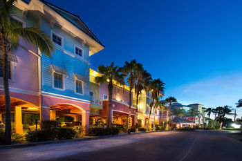 Hotel Lighthouse Resort Inn & Suites
