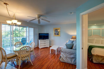 Hotel Lighthouse Resort Inn & Suites