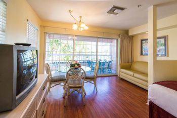 Hotel Lighthouse Resort Inn & Suites