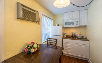 Hotel Lighthouse Resort Inn & Suites