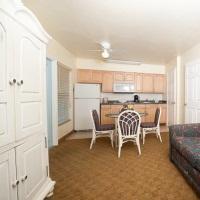 Hotel Lighthouse Resort Inn & Suites