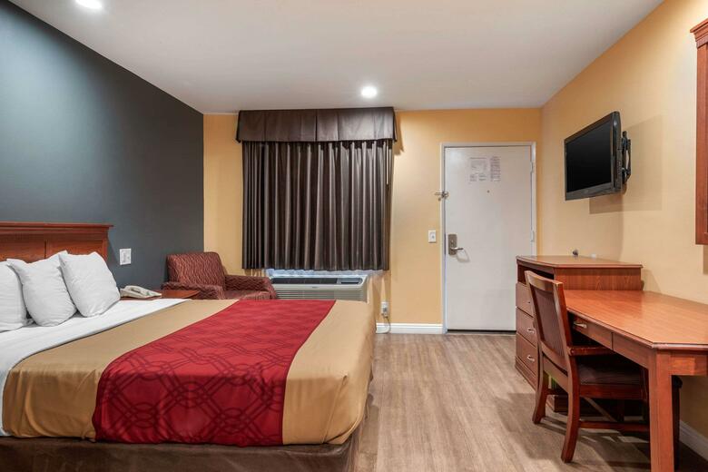 Hotel Econo Lodge Near Home Depot Center