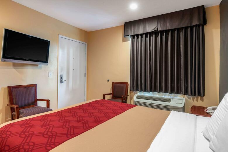 Hotel Econo Lodge Near Home Depot Center
