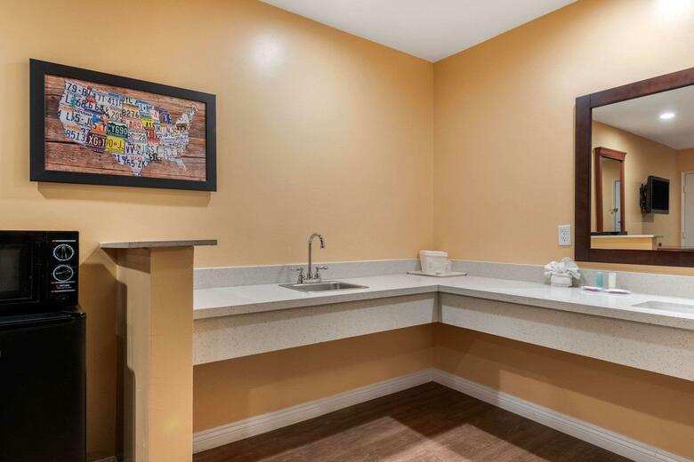 Hotel Econo Lodge Near Home Depot Center