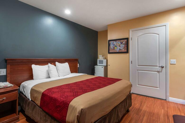 Hotel Econo Lodge Near Home Depot Center