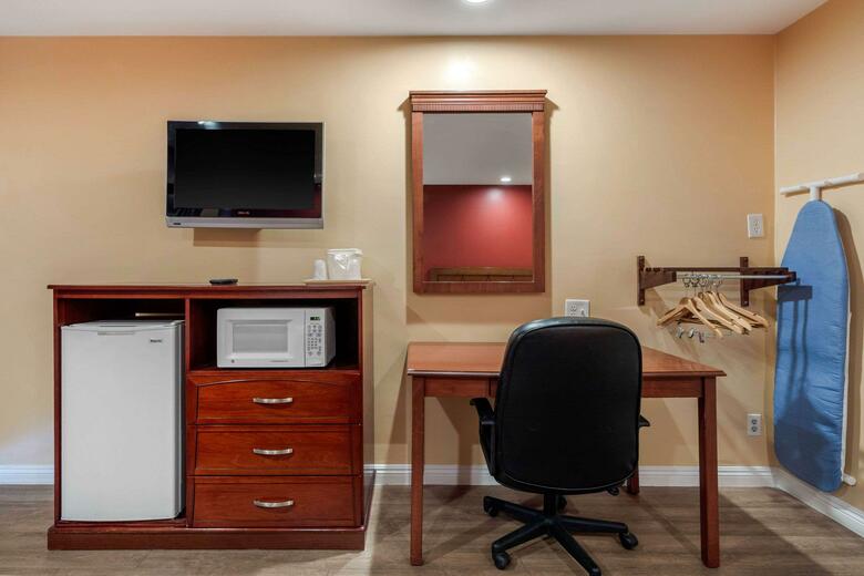 Hotel Econo Lodge Near Home Depot Center