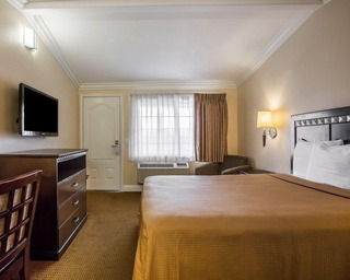 Hotel Rodeway Inn Near Legoland