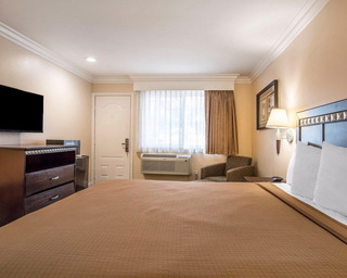 Hotel Rodeway Inn Near Legoland