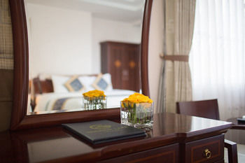 Golden Lake Hotel