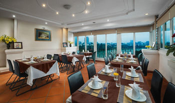 Golden Lake Hotel