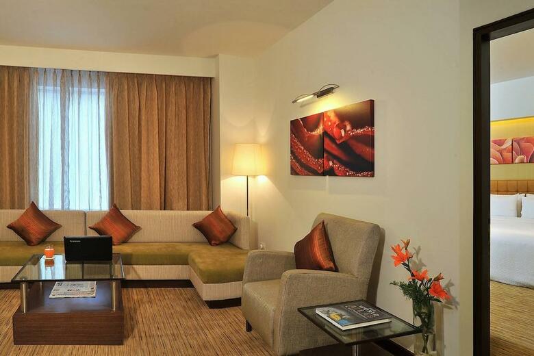 Four Points By Sheraton Hotel And Serviced Apt