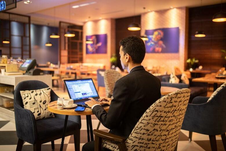 Four Points By Sheraton Hotel And Serviced Apt