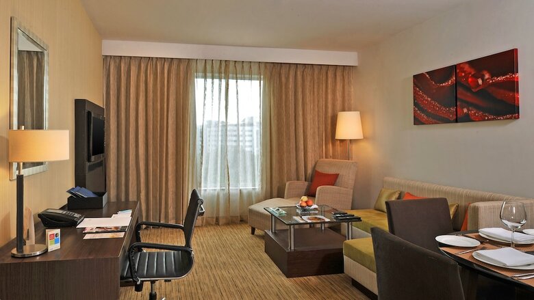 Four Points By Sheraton Hotel And Serviced Apt
