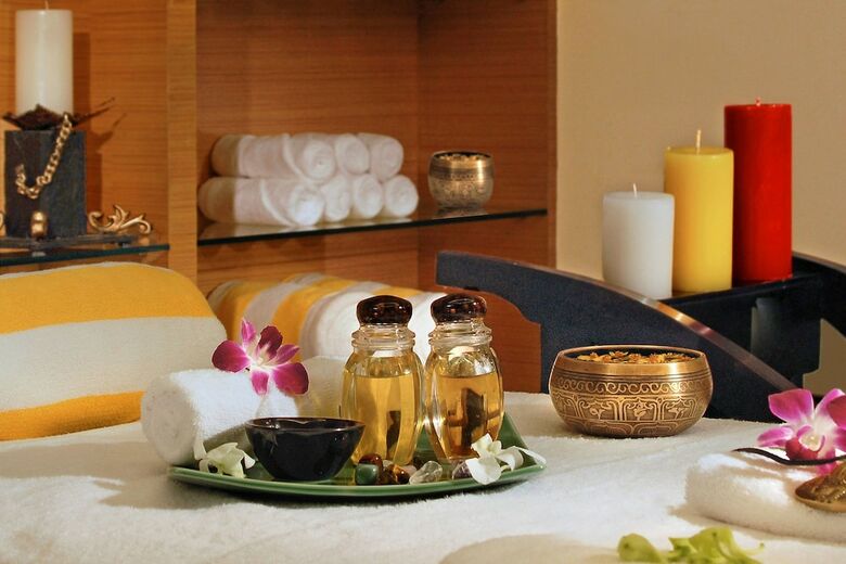 Four Points By Sheraton Hotel And Serviced Apt