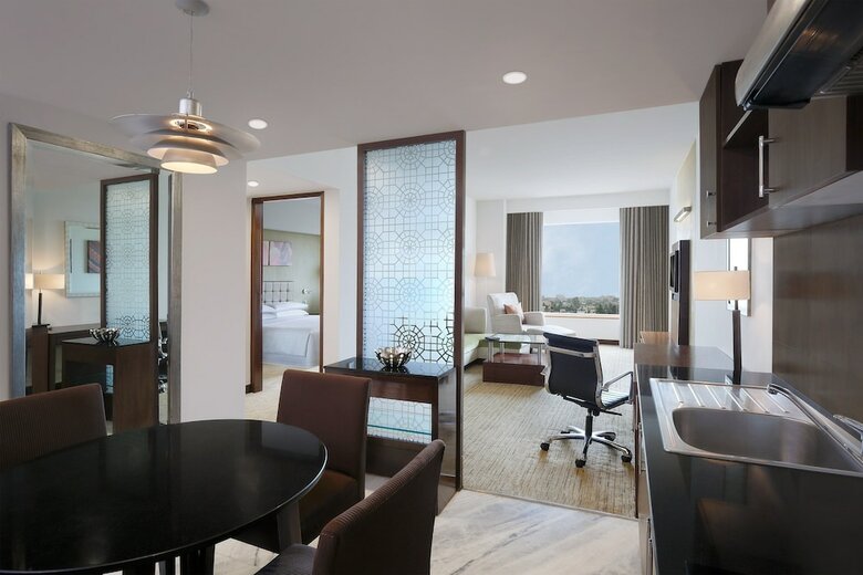 Four Points By Sheraton Hotel And Serviced Apt