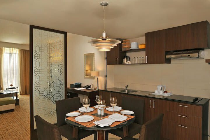 Four Points By Sheraton Hotel And Serviced Apt