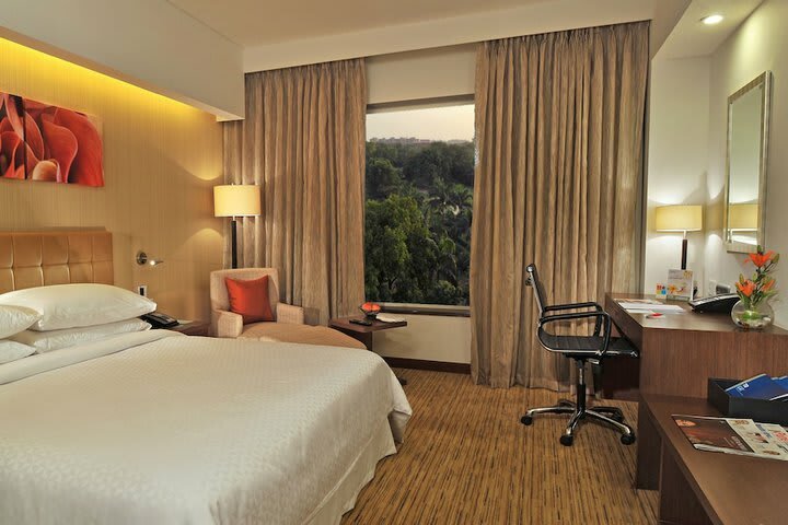 Four Points By Sheraton Hotel And Serviced Apt