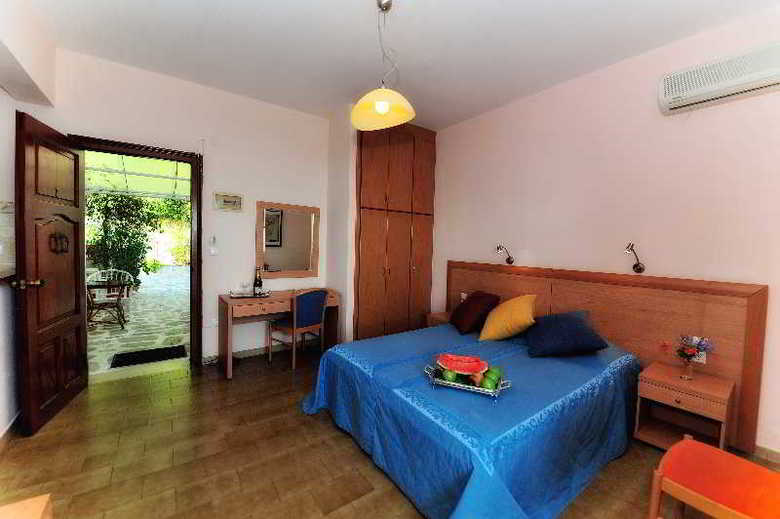 Apartamentos Vassilias Beach