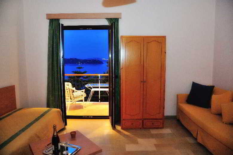 Apartamentos Vassilias Beach