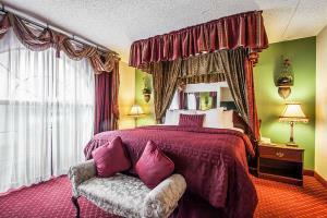 Clarion Hotel At The Palace