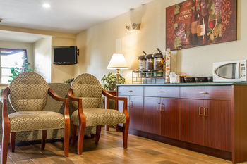 Hotel Quality Inn & Suites